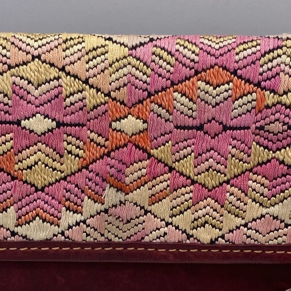 Vintage Burgundy Leather Tri Fold Wallet /Clutch With Embroidered Design On Flap - Picture 9 of 10
